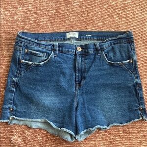 Kensie Jean Shorts with Classic Denim Style